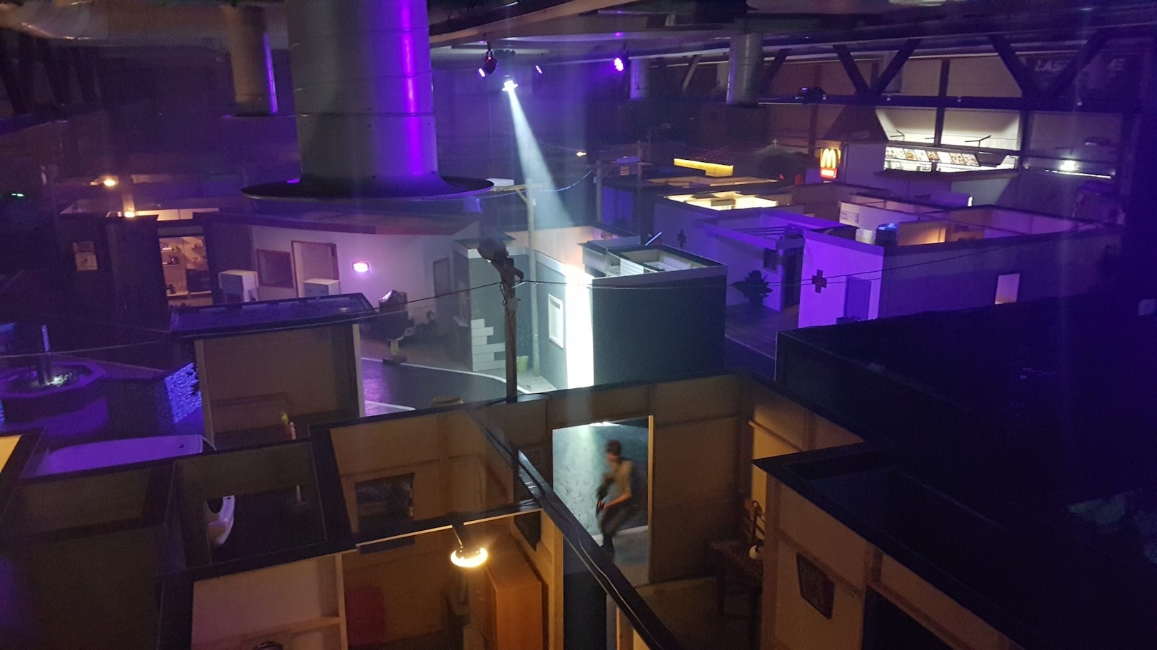 Beleef een spectaculair potje lasertag bij Unit 13!