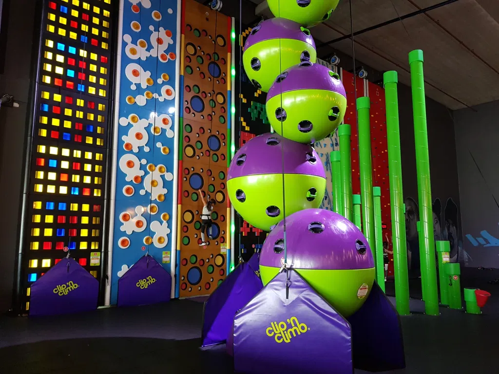 Climb Walls bij Playin Utrecht Actieprijs € 13,49 (16) Tripper.nl